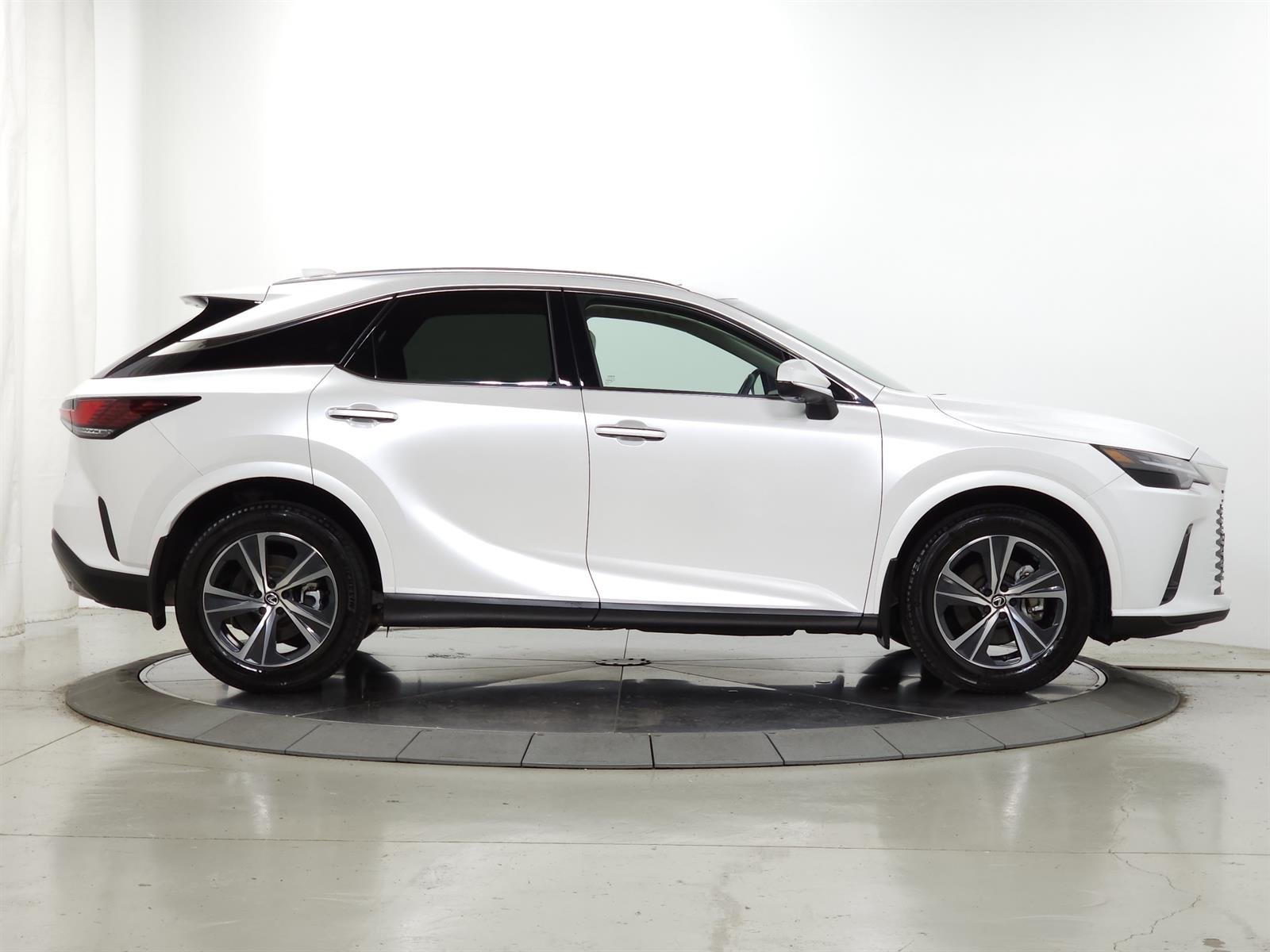 Certified Used 2024 White Lexus PREMIUM image 12