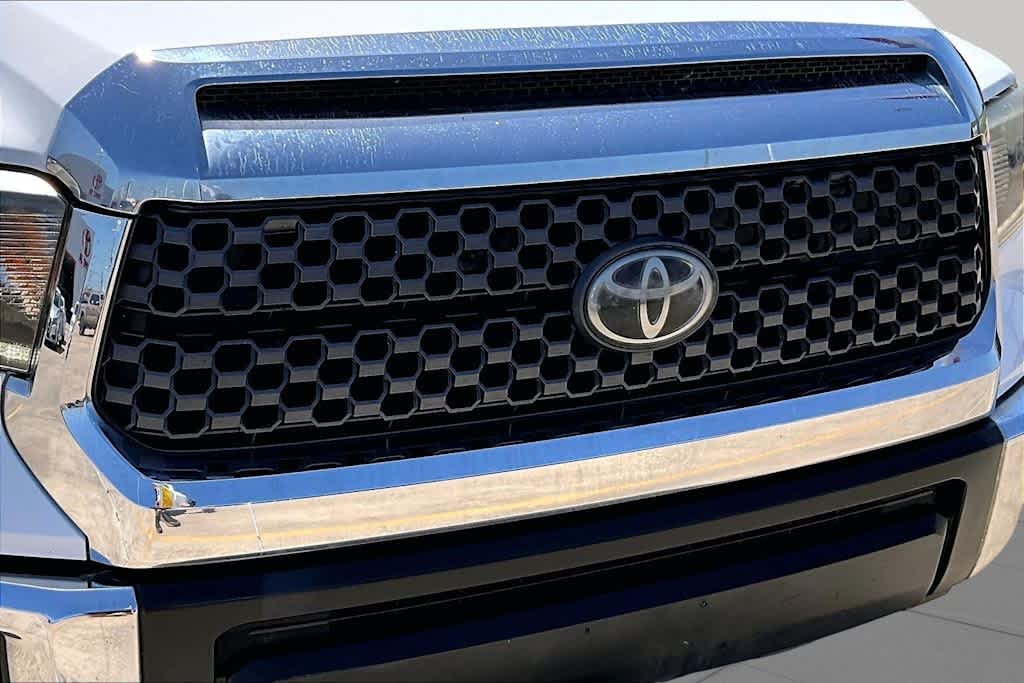 Used 2019 Super White Toyota SR5 image 12