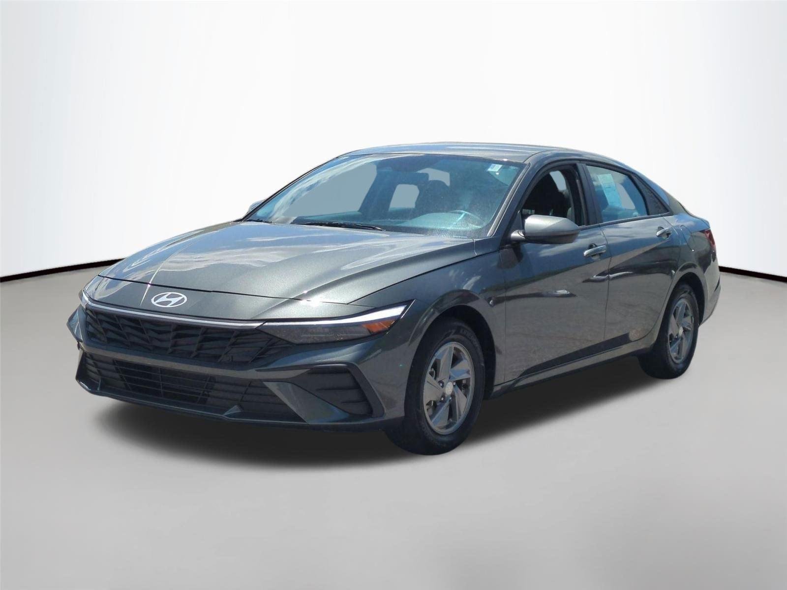 Used 2025 Amazon Gray Hyundai SE image 1