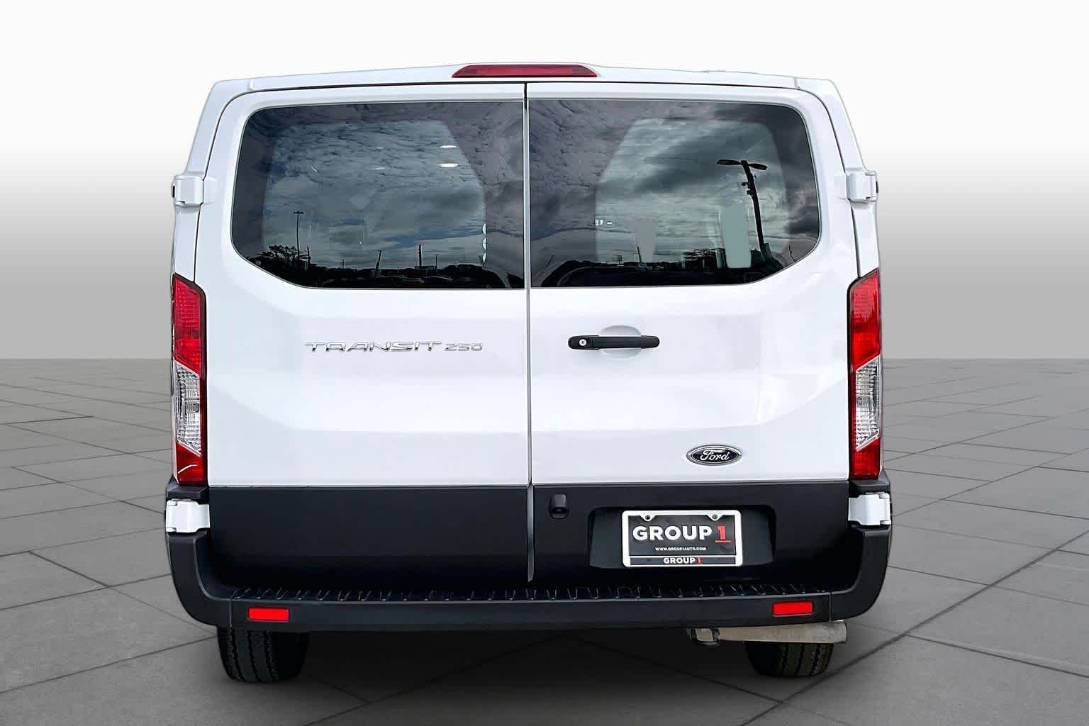 Used 2025 Oxford White Ford  image 5