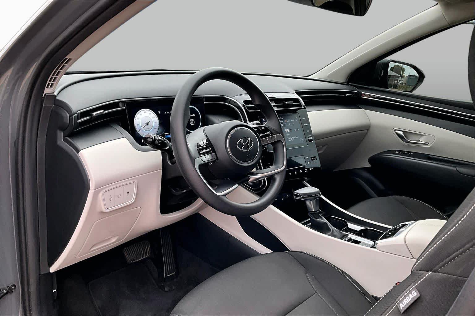 Used 2024 Hampton Gray Hyundai SEL image 15