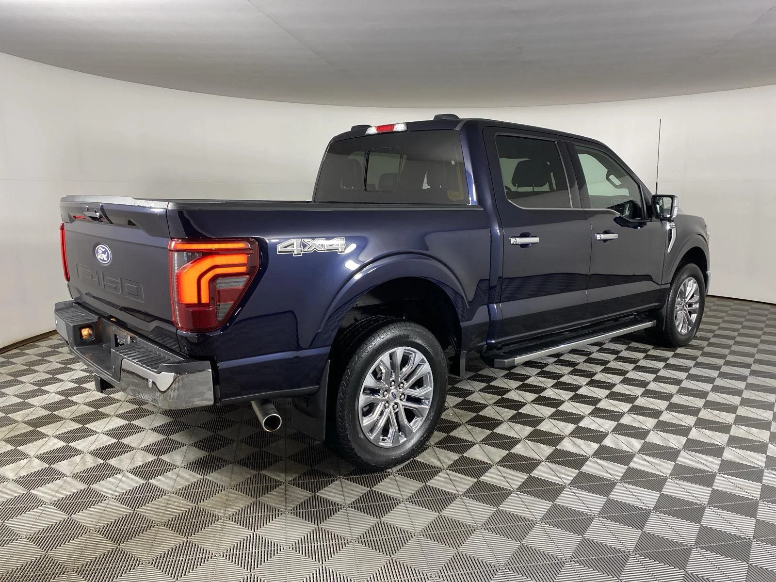 Used 2024 Blue Ford LARIAT image 7