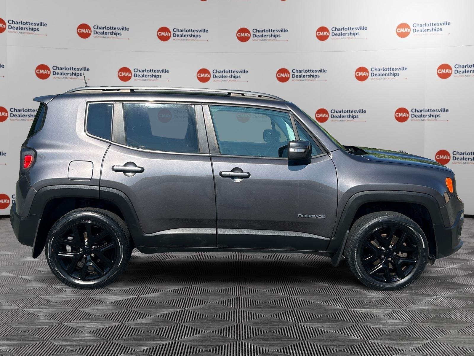 Used 2018  JEEP ALTITUDE image 6