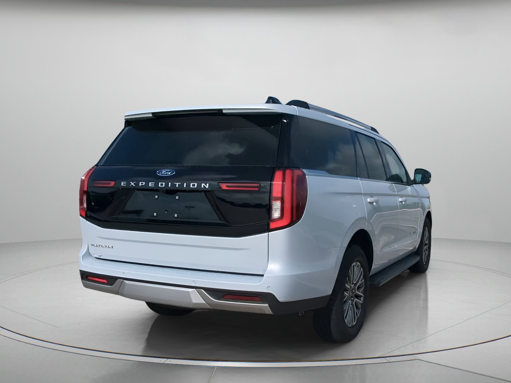 New 2026 Space Silver Metallic Ford Platinum® image 23