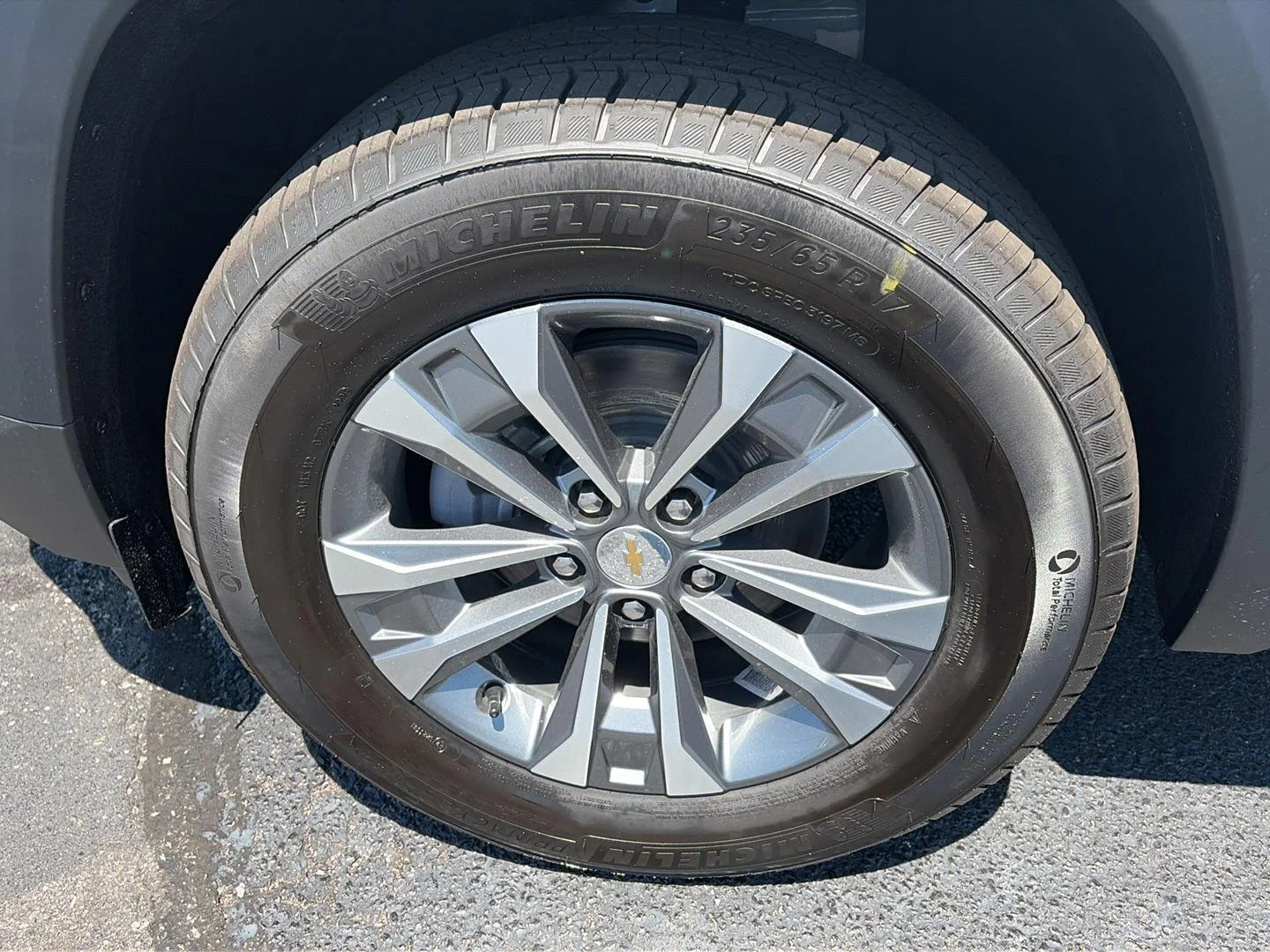 2027 Chevrolet Equinox LT - Photo 20