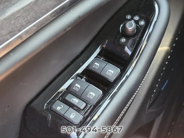 Used 2022 Silver Jeep Overland image 25