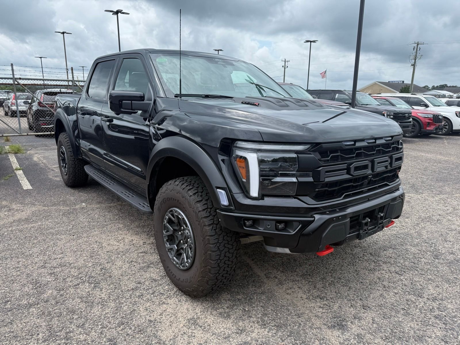 2025 Ford F-150 Raptor 4x4 SuperCrew 5-1/2 Box's photo