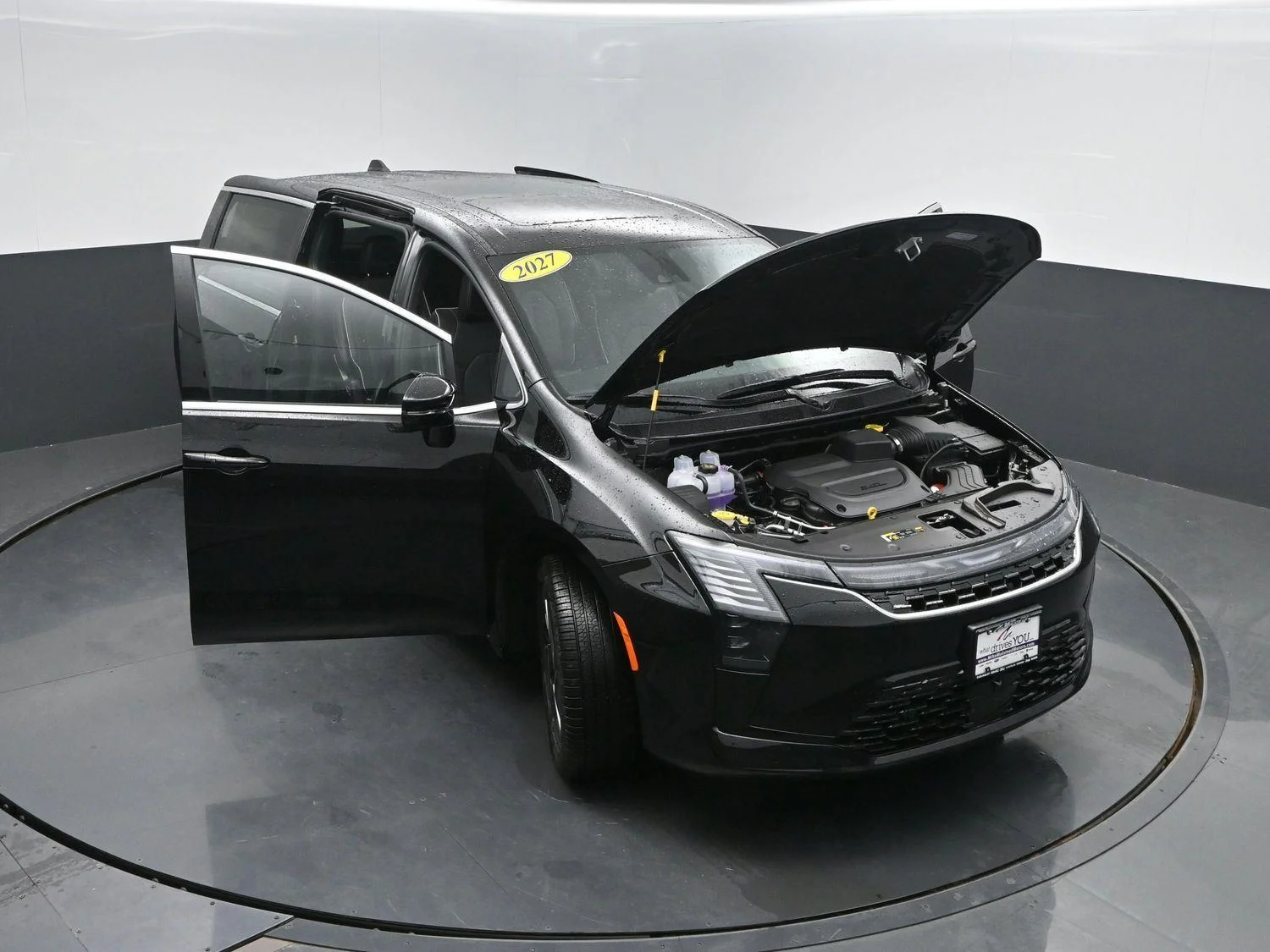 New 2027 Diamond Black Crystal Pearl-Coat Exterior Paint Chrysler Limited image 48