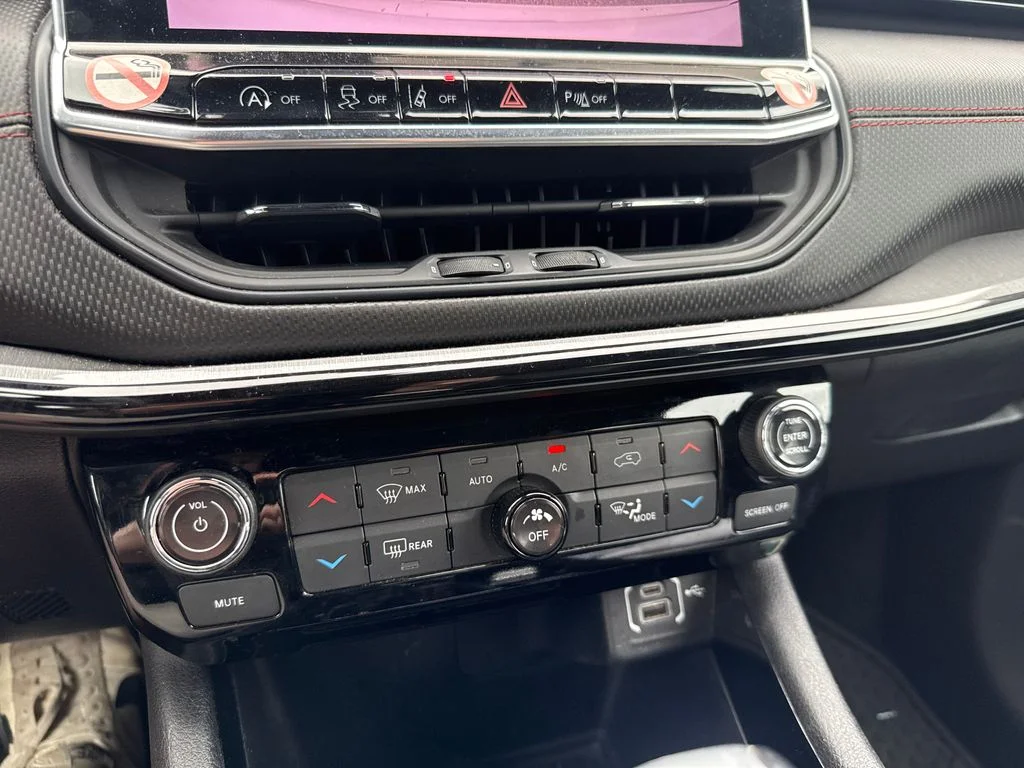 Used 2024 White Jeep Trailhawk image 16
