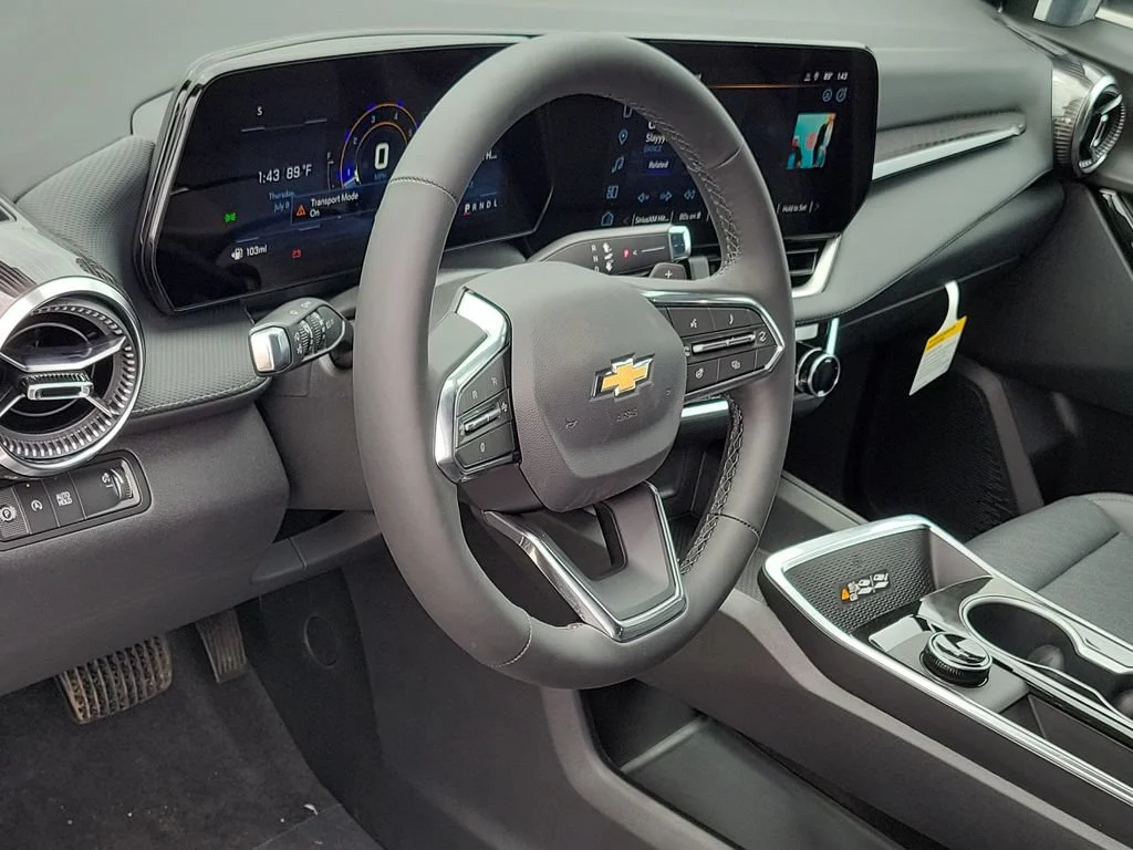 New 2027 Summit White Chevrolet LT image 7