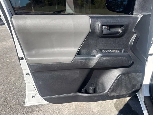 Used 2022 White Toyota SR image 14
