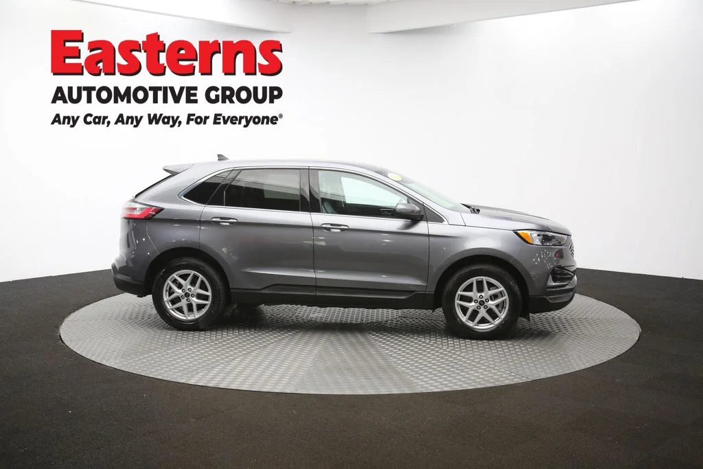 Used 2024 Gray Ford SEL image 43