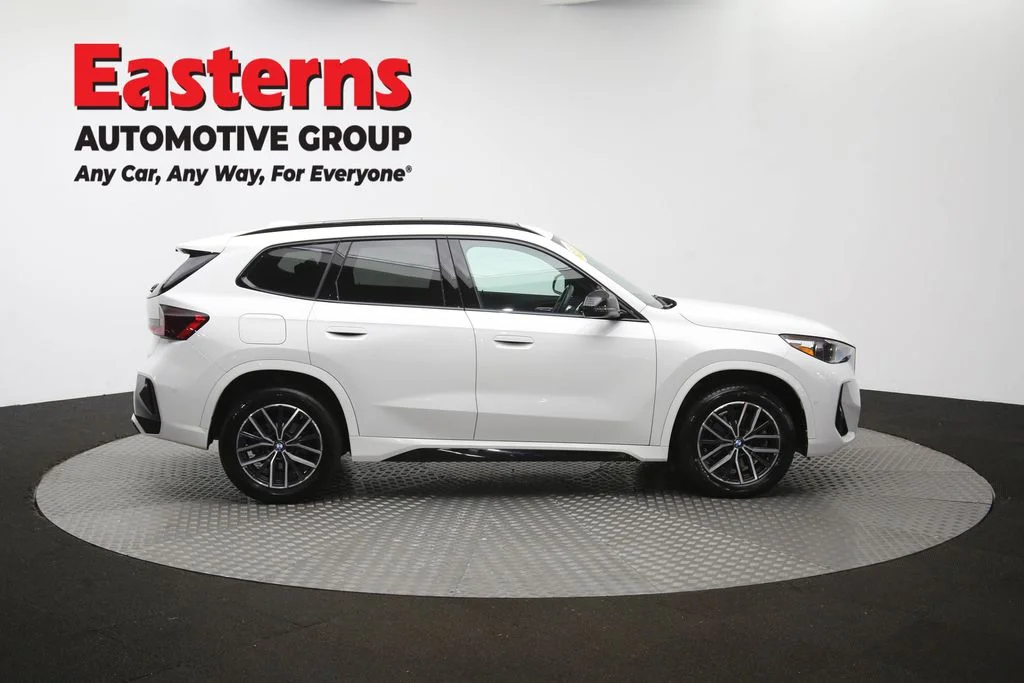 Used 2023 White BMW xDrive28i image 45