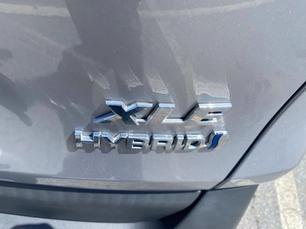 Used 2022 Silver Toyota XLE image 14