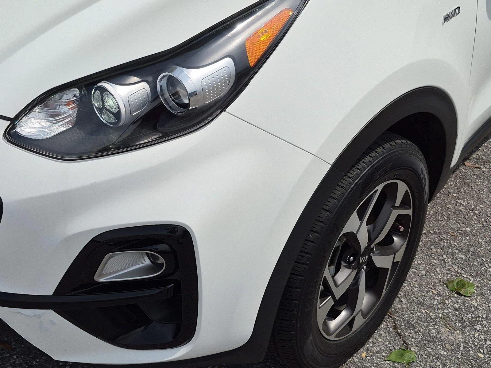Used 2020 Clear White Kia LX image 9
