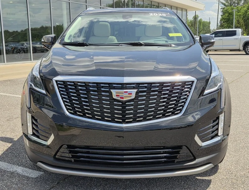 Used 2025 Black Metallic CADILLAC FWD 4DR PREMIUM LUXURY image 6