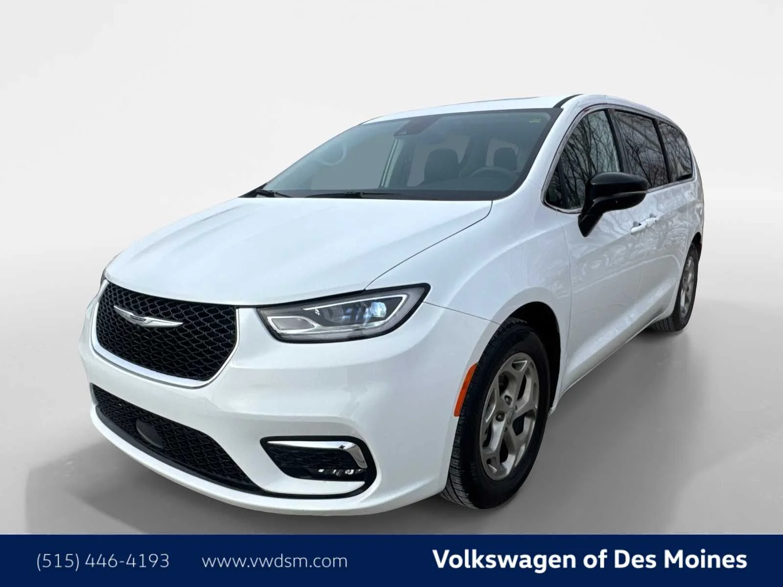 2024 Chrysler Pacifica Limited's photo