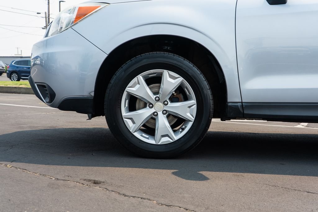 Used 2014 Ice Silver Metallic Subaru 2.5i Premium image 8