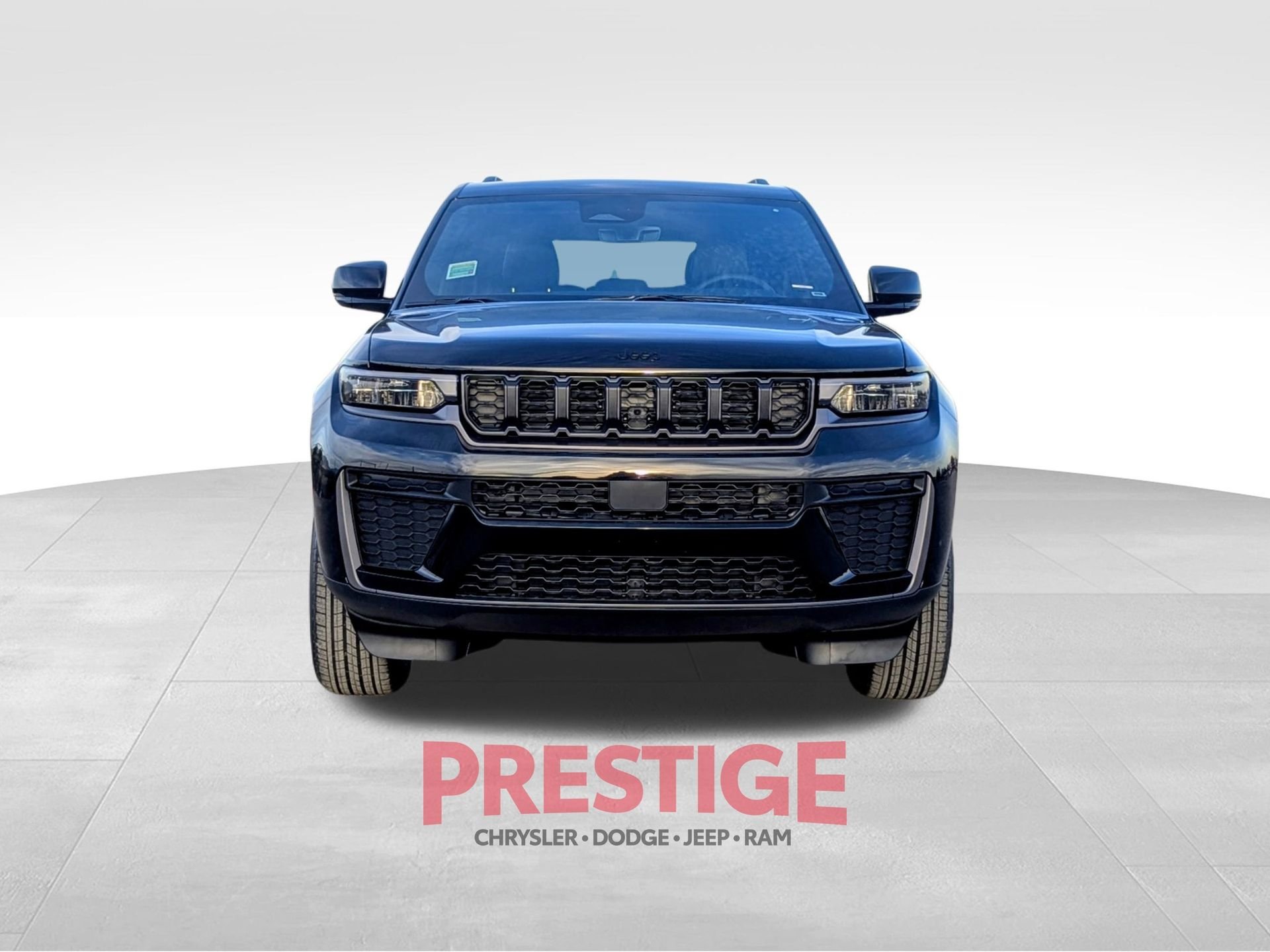 New 2026 Diamond Black Crystal Pearl-Coat Exterior Paint Jeep Altitude image 2
