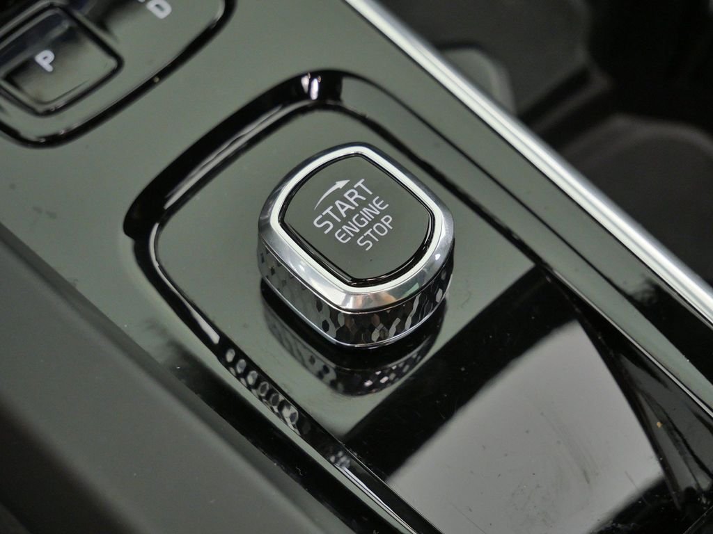 Used 2025 Black Volvo T8 Ultra Black Edition image 48