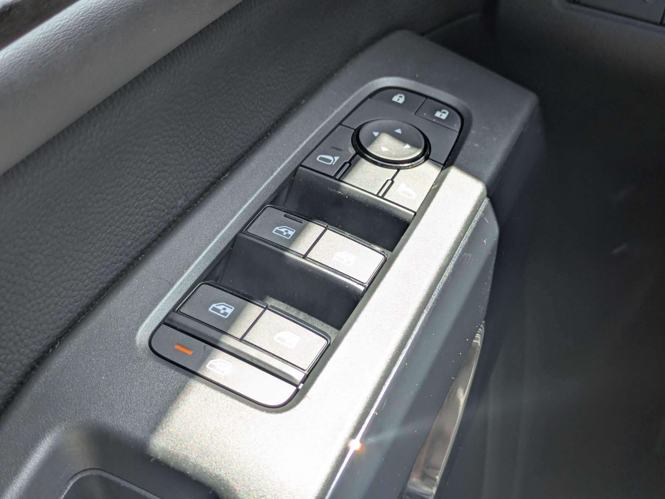 Used 2024 Silver Nissan S image 19