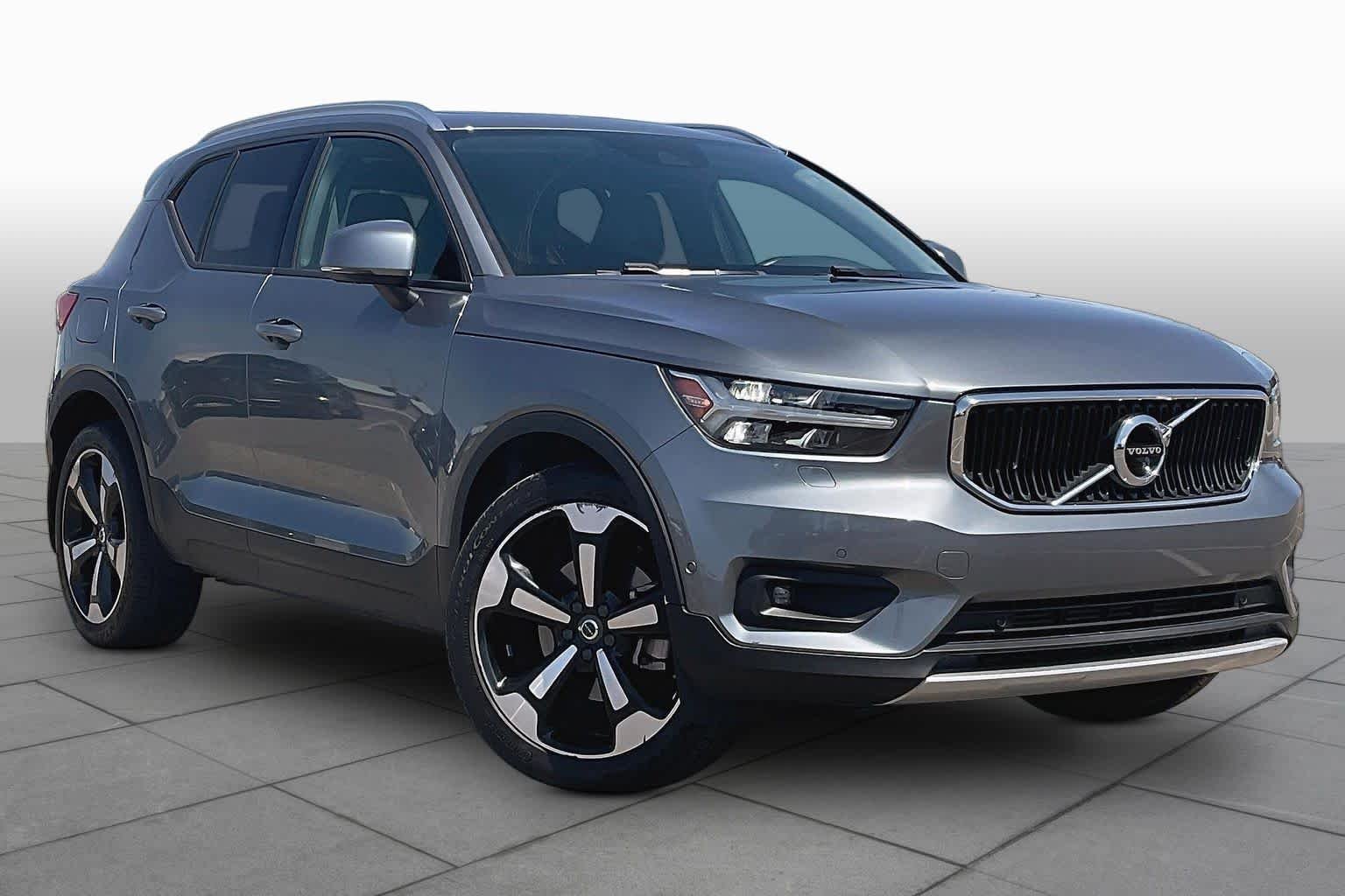 Pre-Owned 2019 Volvo XC40 Momentum