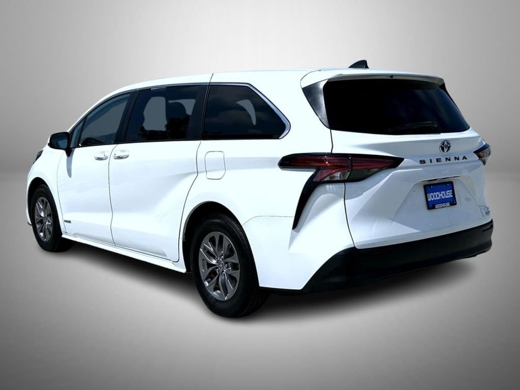 Used 2021 White Toyota LE image 7
