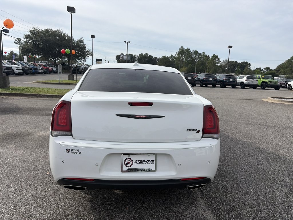Used 2023 White Chrysler S image 5