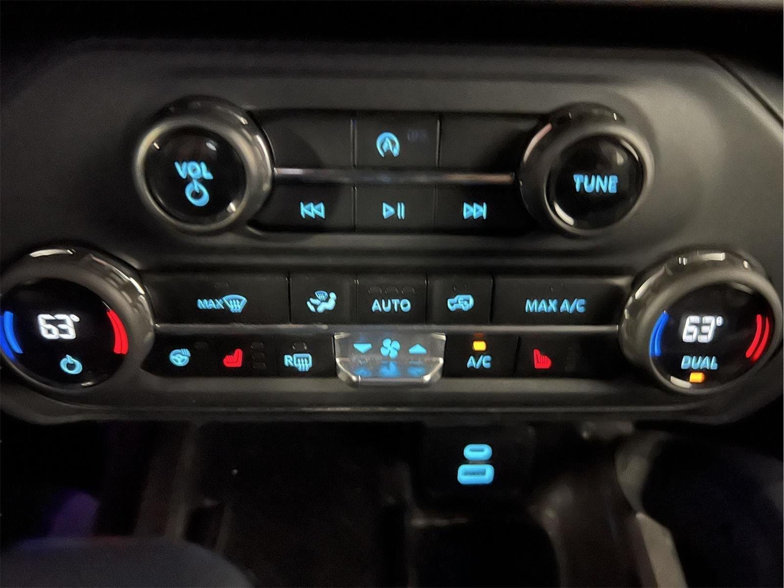 Used 2025 Shadow Black Ford Outer Banks image 21