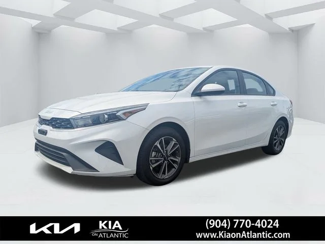 Used 2024 White Kia LXS image 7