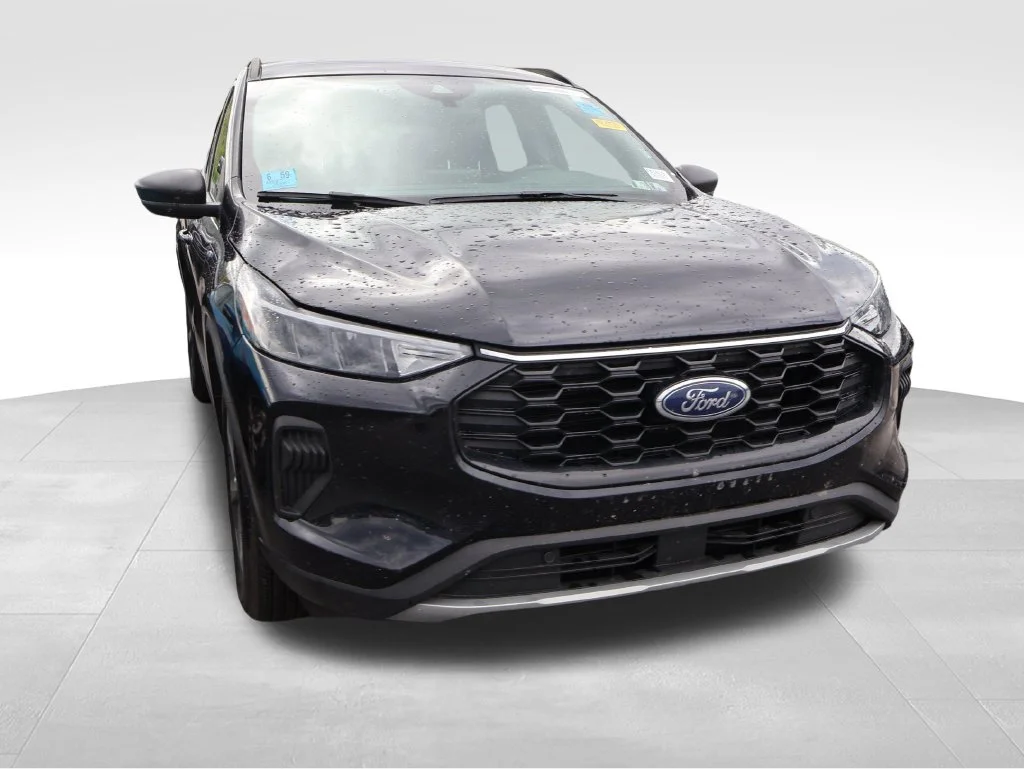 Used 2025 Black Metallic Ford ST-Line image 8