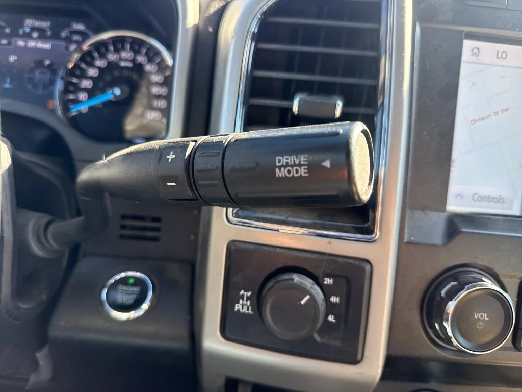 Used 2020 Blue Ford Lariat image 29