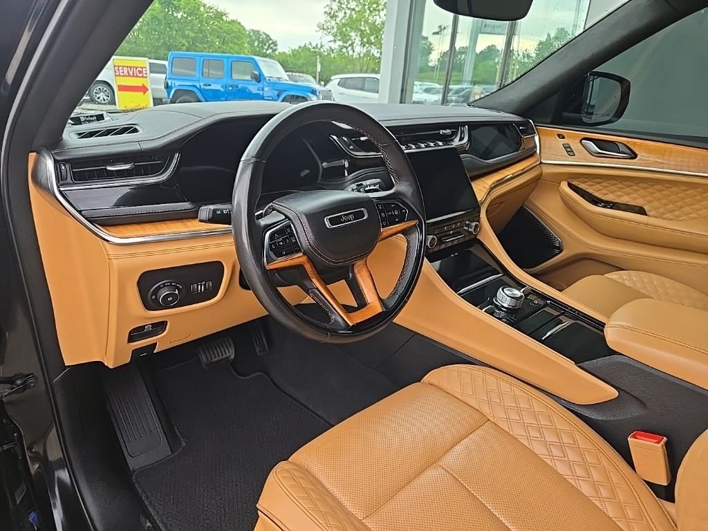Used 2024 Black Jeep Summit image 37
