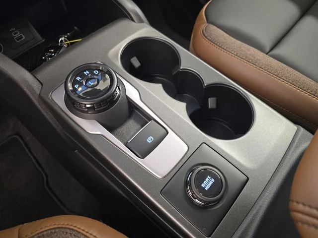 New 2026 Azure Gray Metallic Tri-Coat Ford Outer Banks® image 30