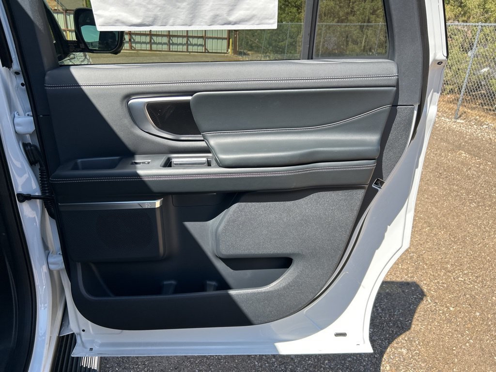 New 2026 Oxford White Ford Platinum image 46