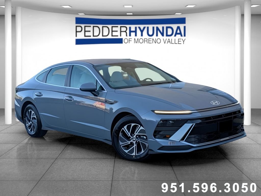 2026 Hyundai Sonata Blue's photo