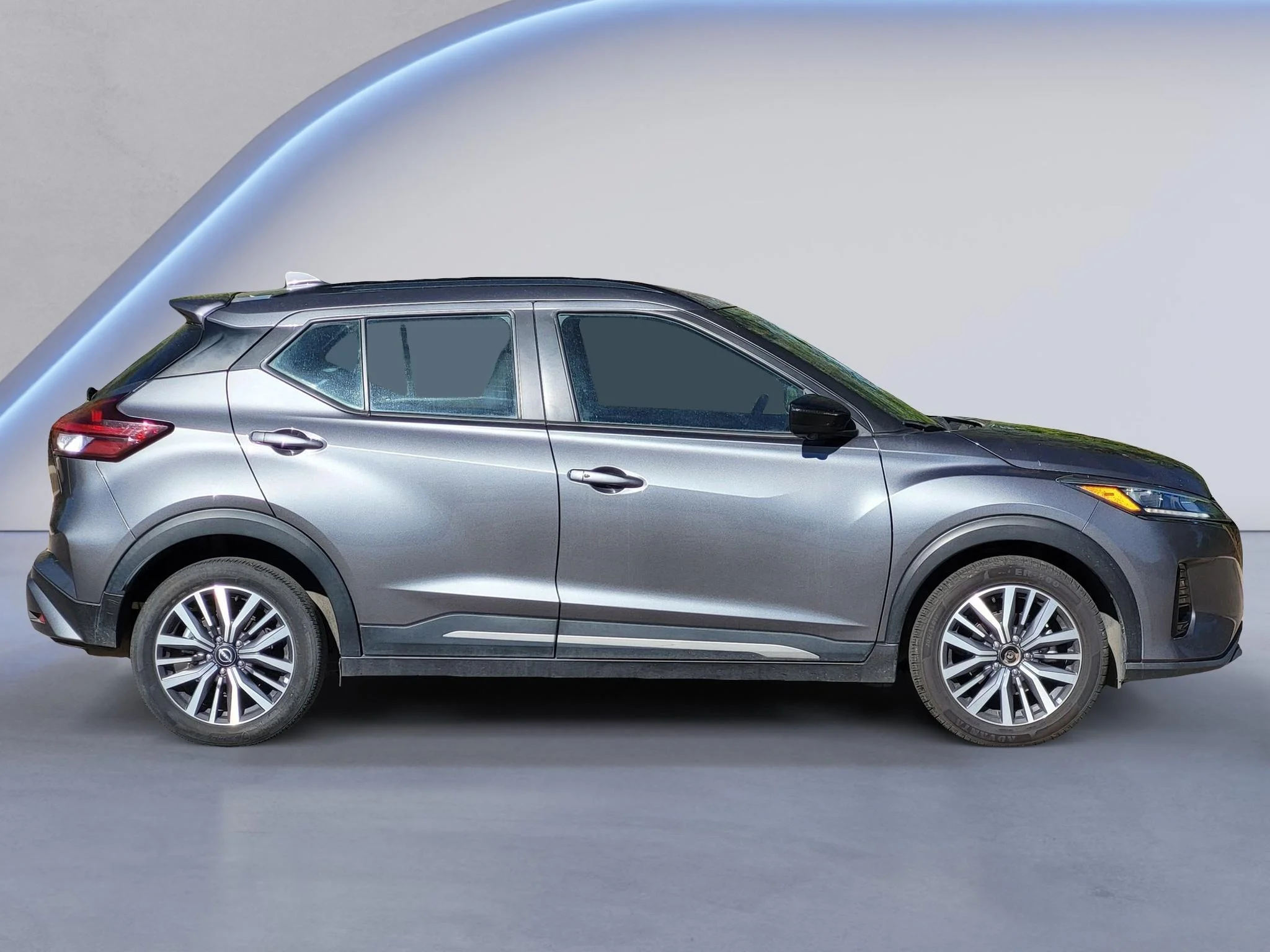 Used 2024 Boulder Gray Pearl Nissan SR image 4
