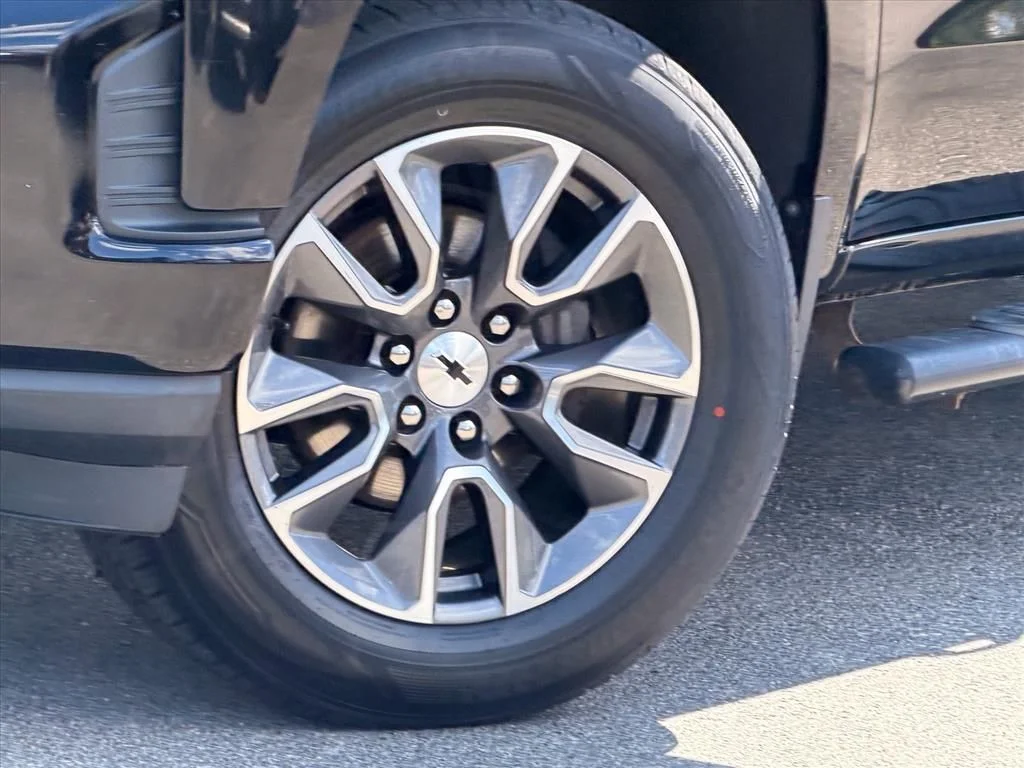 Used 2019 Black Chevrolet RST image 28