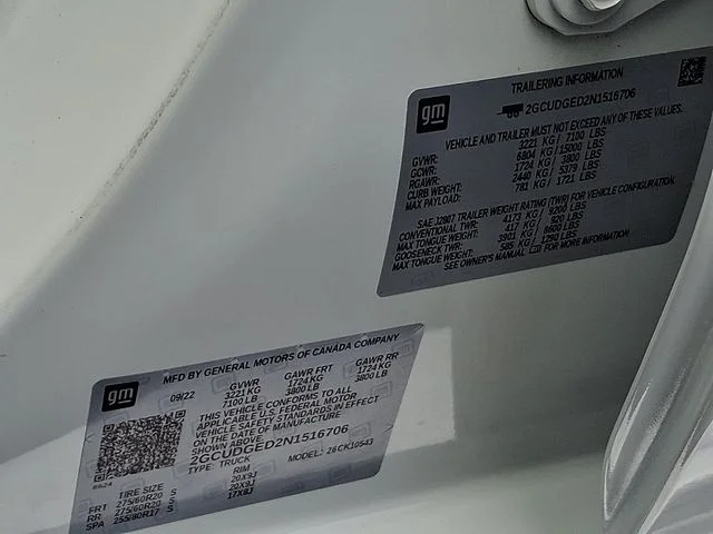 Used 2022 White Chevrolet LTZ image 29