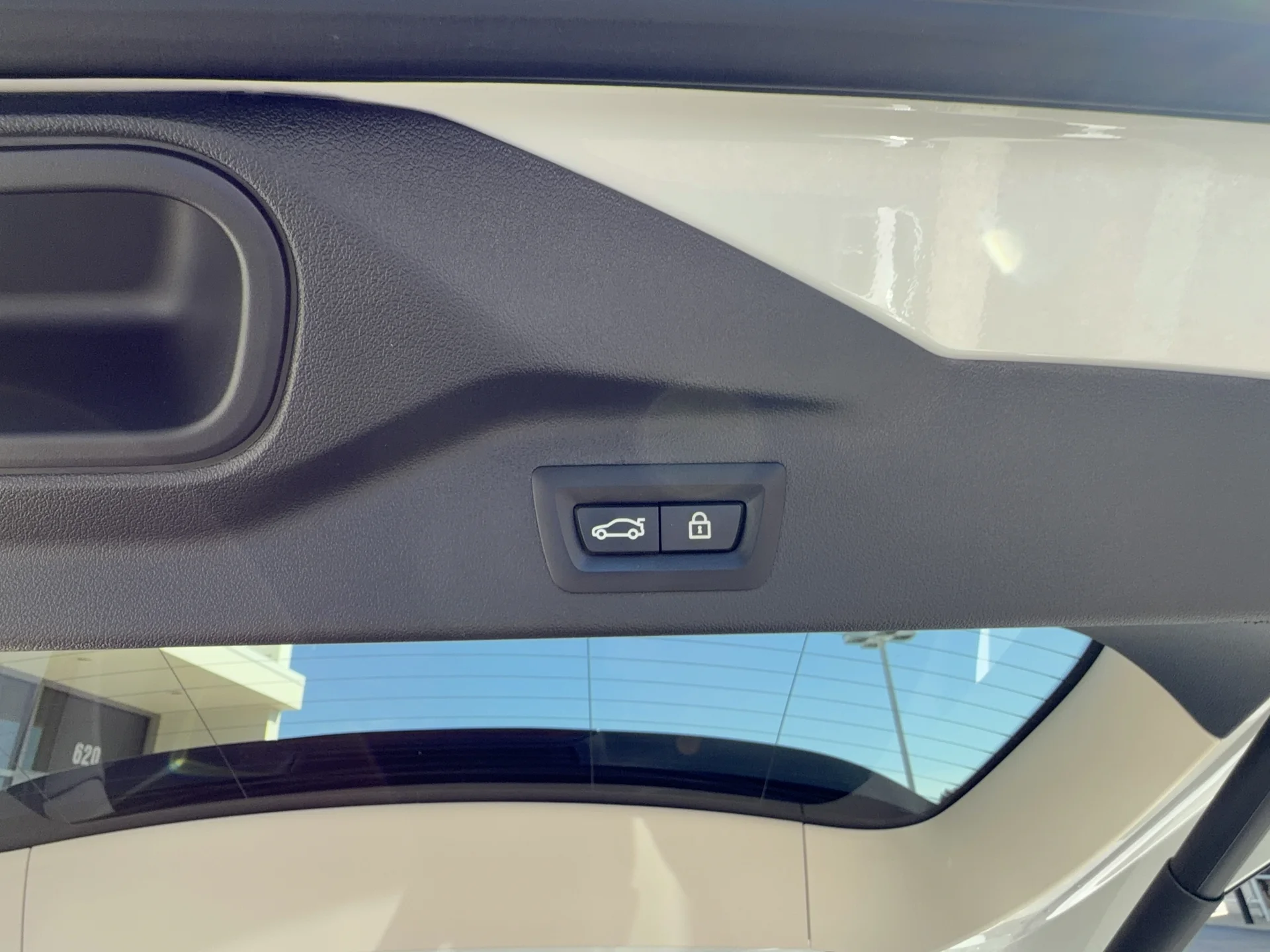 Used 2023 Alpine White BMW xDrive40i image 7