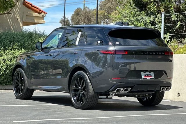 New 2026 Carpathian Grey Land Rover Dynamic SE image 3
