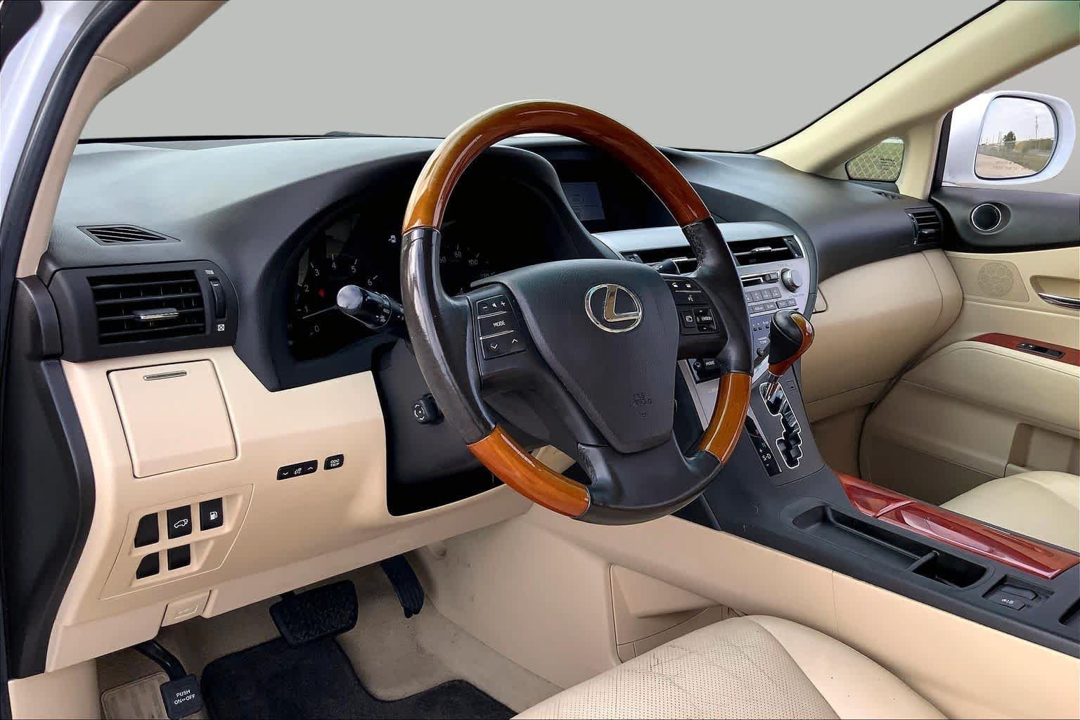 Used 2010 Starfire Pearl Lexus  image 16
