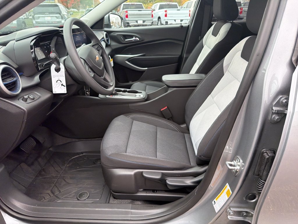 2026 Chevrolet Trax LS - Photo 10