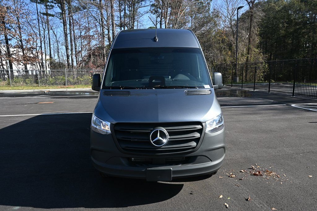 Used 2026 Selenite gray metallic Mercedes-Benz Cargo 170 WB image 30