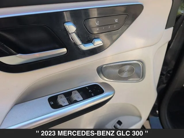Used 2023 Black Mercedes-Benz 4MATIC® SUV image 11