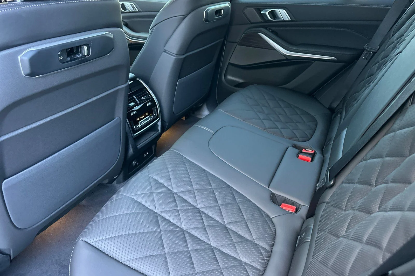 New 2026 Brooklyn Grey Metallic BMW xDrive50e image 9