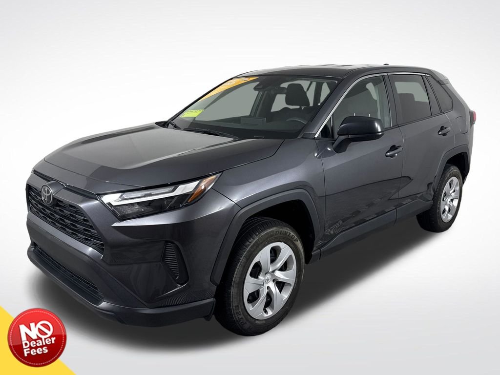 2025 Toyota RAV4 LE - Photo 8