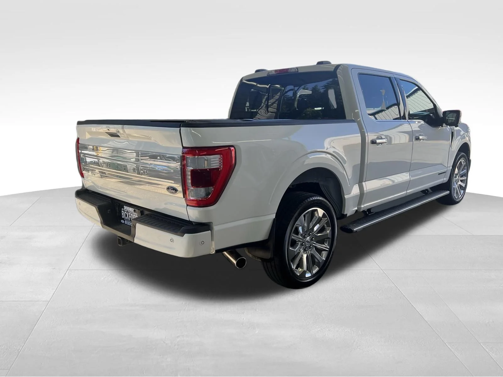 Used 2023 White Ford Limited image 5