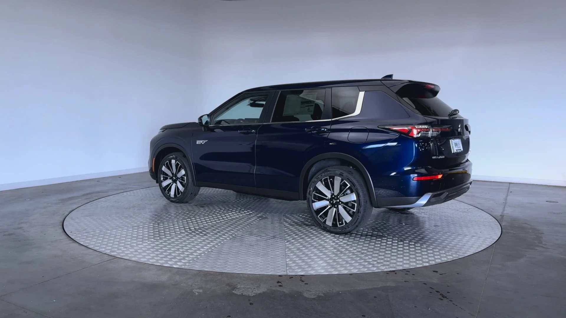 New 2026 Cosmic Blue Metallic Mitsubishi SE image 6
