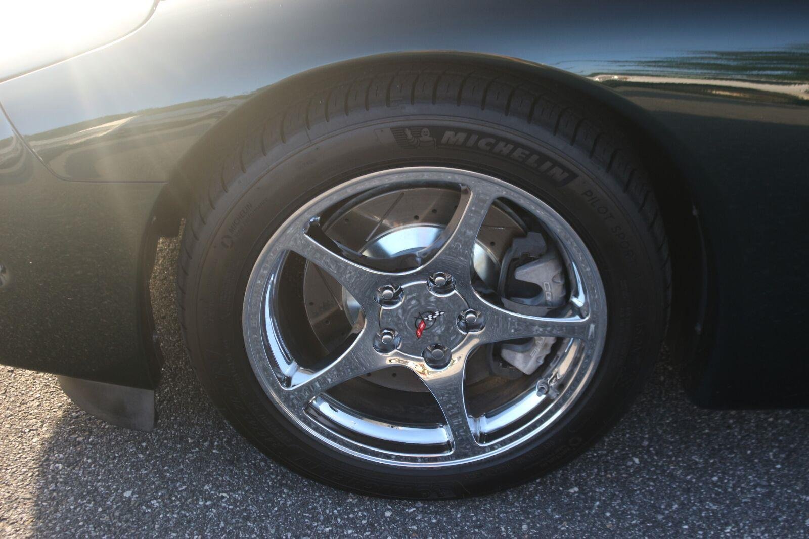 Used 2000 Bowling Green Metallic Chevrolet 2dr Convertible image 27